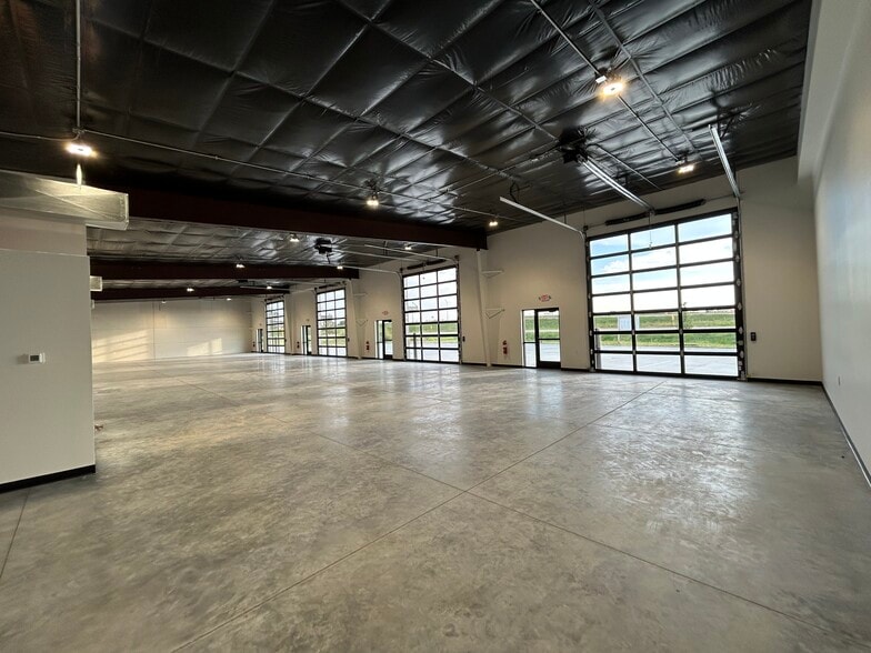 More Photos Of 2517 N 240th St, Waterloo Light Manufacturing For Lease