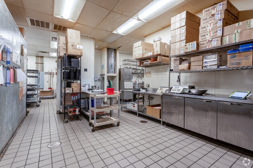 More Photos Of 1701 Rollins Way, Columbus Freestanding For Sale