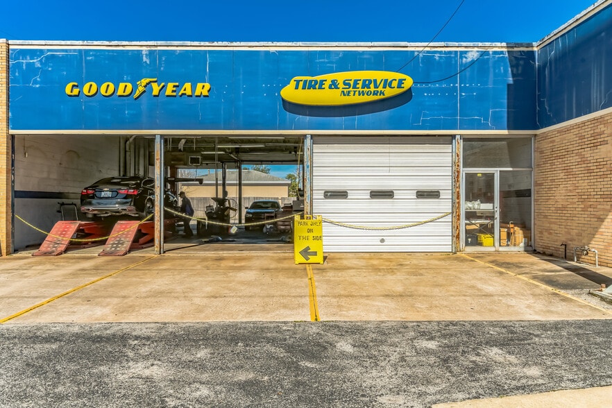Primary Photo Of 4593 San Juan Ave, Jacksonville Auto Repair For Sale