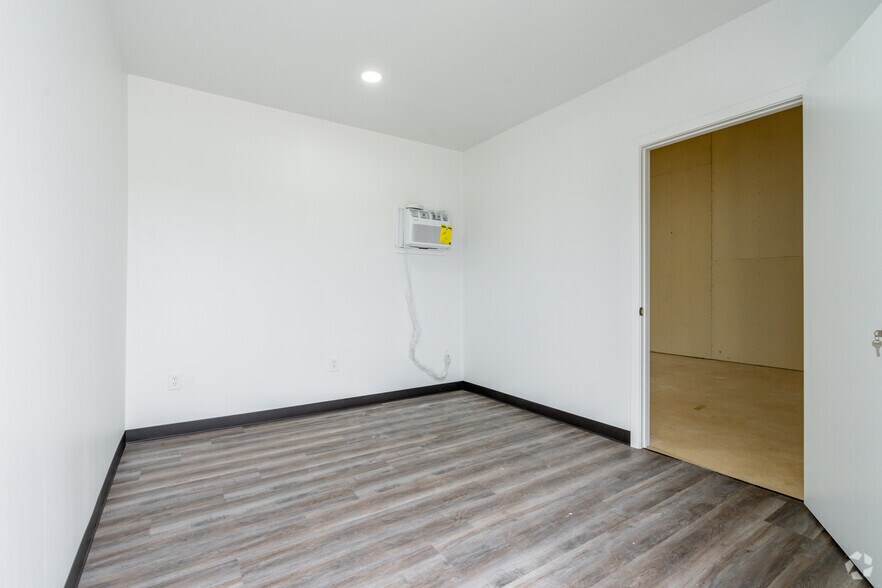 More Photos Of 979 Stonecrest Rd, Argyle Unknown For Sale