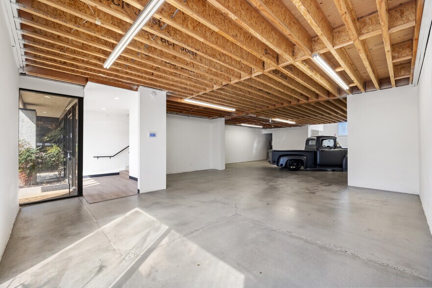 More Photos Of 5731 Palmer Way, Carlsbad Research And Development For Lease