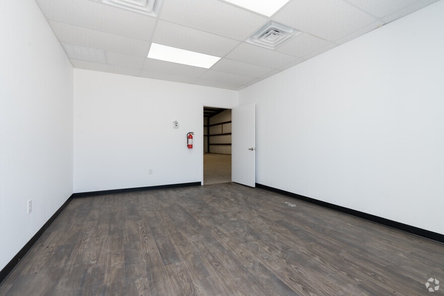 More Photos Of 17540 Matany Rd, Justin Distribution For Lease