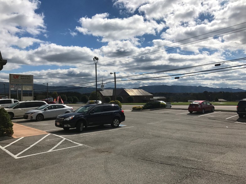 More Photos Of 11606 Chapman Hwy, Seymour Office For Sale