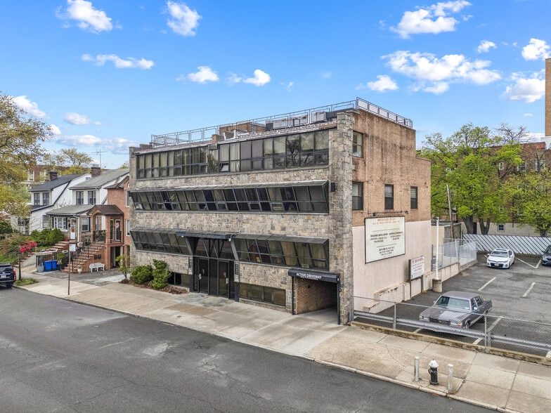 More Photos Of 4221 Francis Lewis Blvd, Bayside Medical For Sale