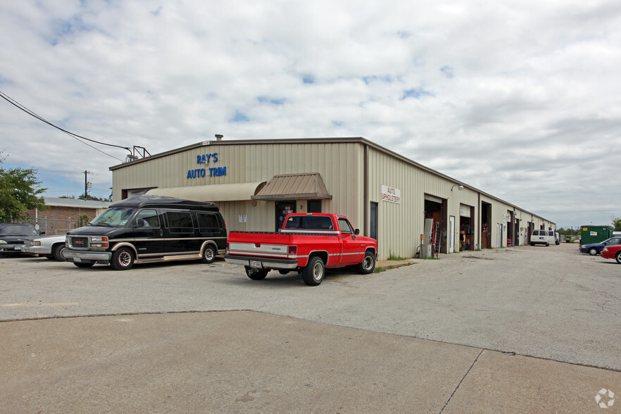 Primary Photo Of 11310 Plano Rd, Dallas Light Manufacturing For Lease