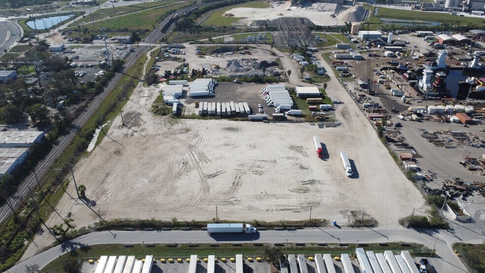 More Photos Of 1650 Hemlock St, Tampa Land For Lease