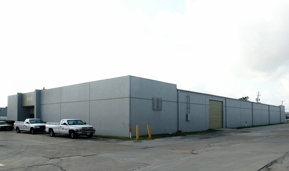 More Photos Of 9149-9151 Wallisville Rd, Houston Warehouse For Lease