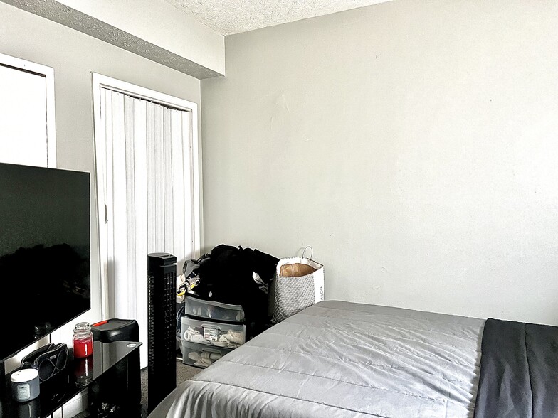 More Photos Of 15557 Lake Shore Blvd, Cleveland Freestanding For Sale