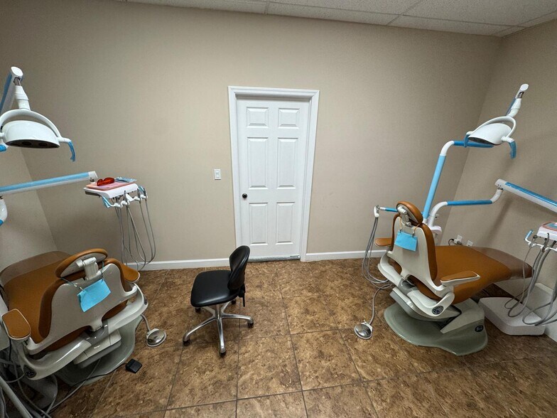 More Photos Of 1696 S Military Trl, West Palm Beach Medical For Lease