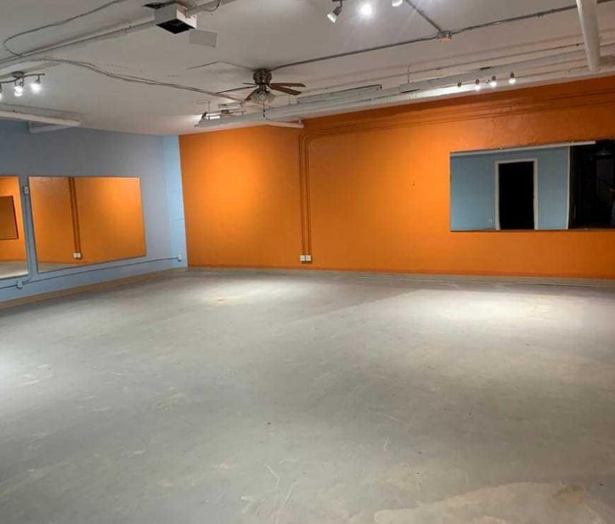 More Photos Of 10140 101 Ave, Lac La Biche Office For Sale