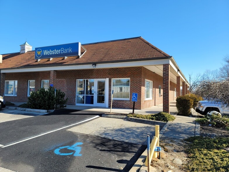 More Photos Of 696 Amity Rd, Bethany General Retail For Lease