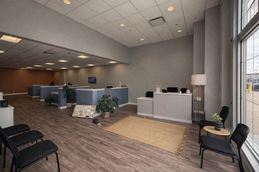 More Photos Of 3085 Meadowlark Ln, Altoona General Retail For Lease
