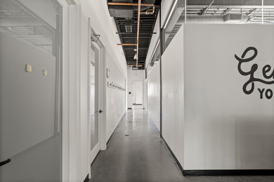 More Photos Of 6514 Highway 90A, Sugar Land Medical For Sale