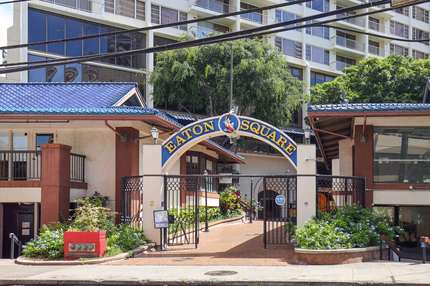 More Photos Of 400 Hobron Ln, Honolulu Apartments For Sale