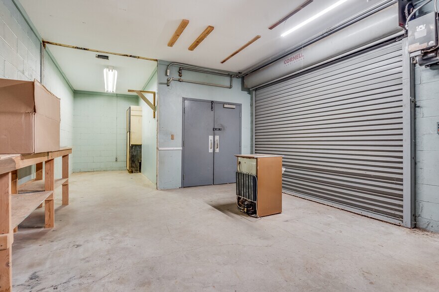 More Photos Of 321 Warren Ave, Stirling Light Manufacturing For Sale