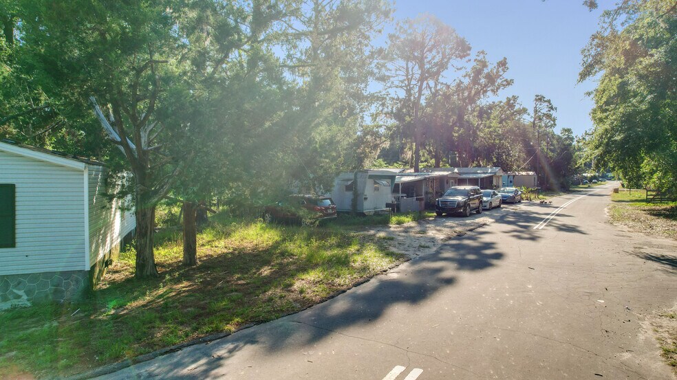 More Photos Of 224 SE Davie Ct, Lake City Manufactured Housing Mobile Home Park For Sale