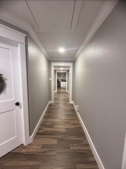 More Photos Of 1260 N Main St, Vidor Office For Sale