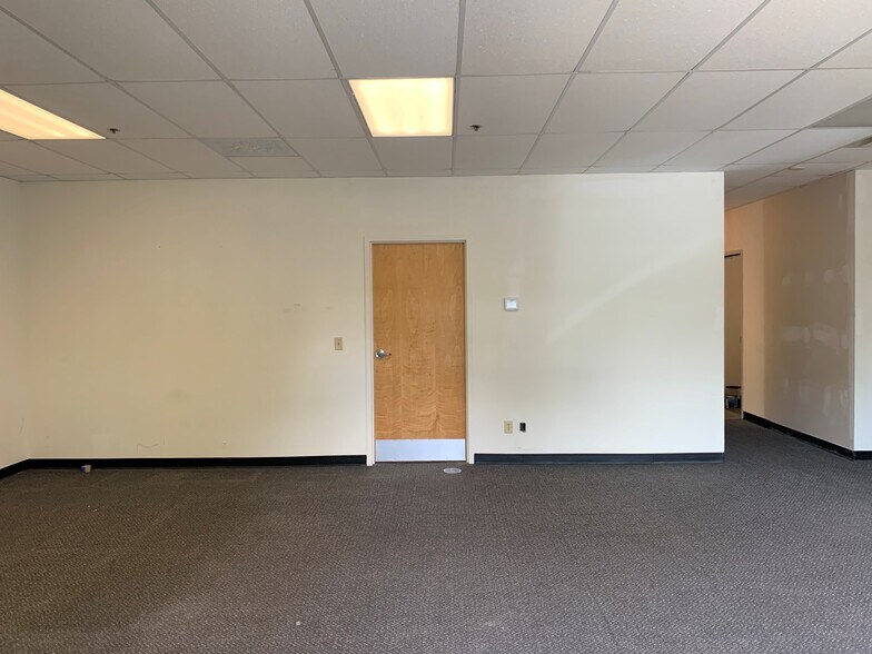 More Photos Of 6312 Minnetonka Blvd, Saint Louis Park Unknown For Lease