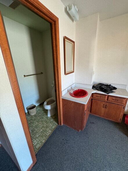 More Photos Of 200 E Wisconsin St, Seymour Township Office For Sale