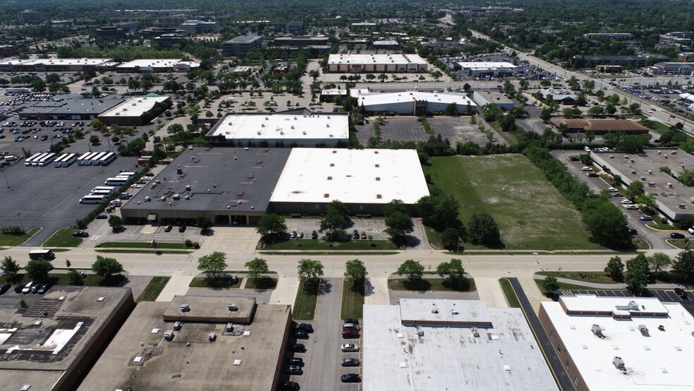 More Photos Of 933 E Remington Rd, Schaumburg Warehouse For Lease