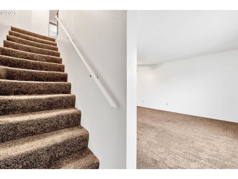 More Photos Of 2135 NW Highland Dr, Corvallis Apartments For Sale
