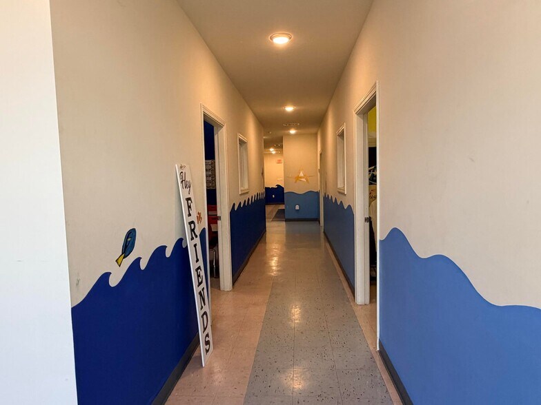 More Photos Of 800 S Main St, Petal Freestanding For Sale