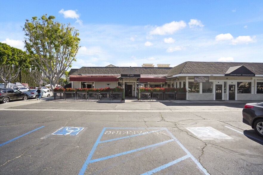 More Photos Of 301-307 El Camino Real, Tustin General Retail For Sale