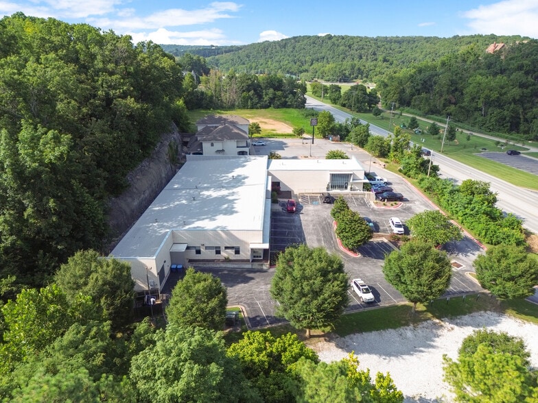 More Photos Of 2601 N Walton Blvd, Bentonville Office For Lease