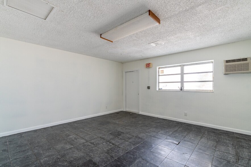 More Photos Of 3507-3530 NW 10th Ave, Oakland Park Warehouse For Lease