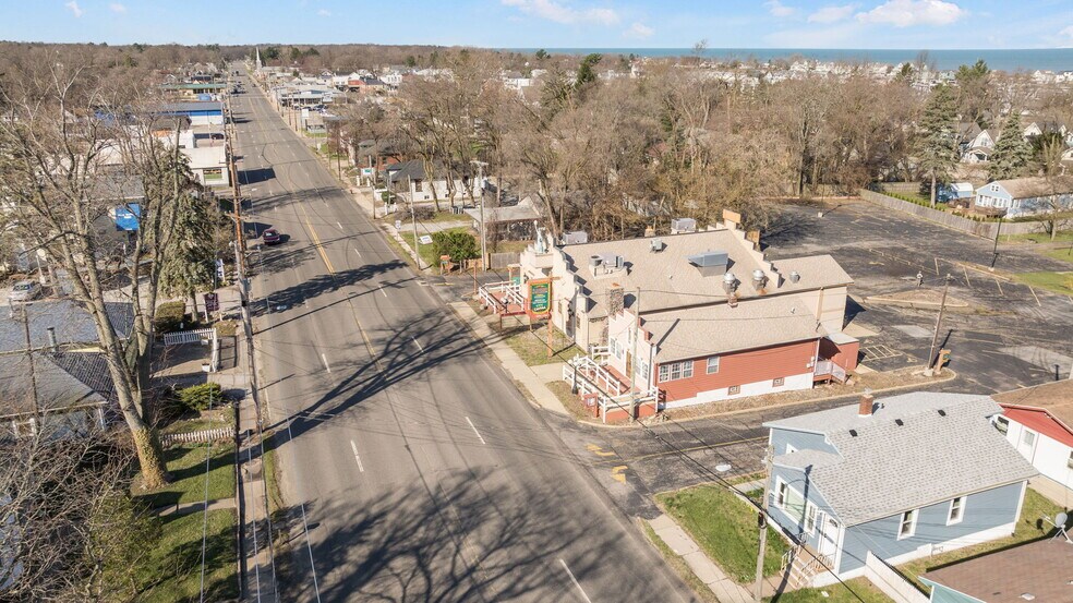 More Photos Of 310 E Buffalo St, New Buffalo General Retail For Sale