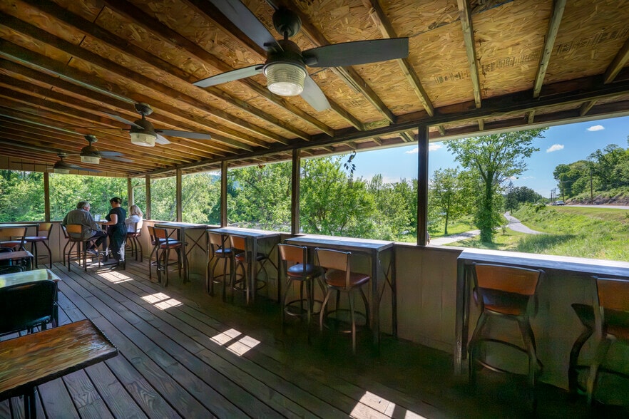 More Photos Of 1833-1837 Netherland Inn Rd, Kingsport General Retail For Lease