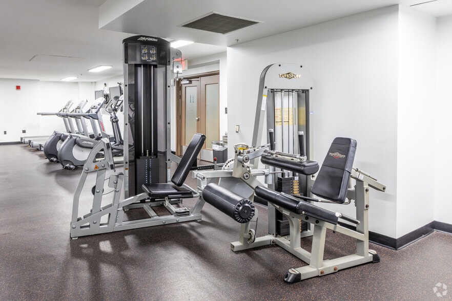 More Photos Of 1-49 N Howard St, Baltimore Unknown For Lease