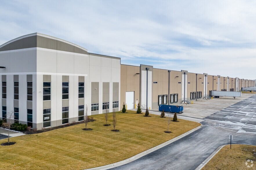 More Photos Of 30500 W 183rd St, Gardner Unknown For Lease