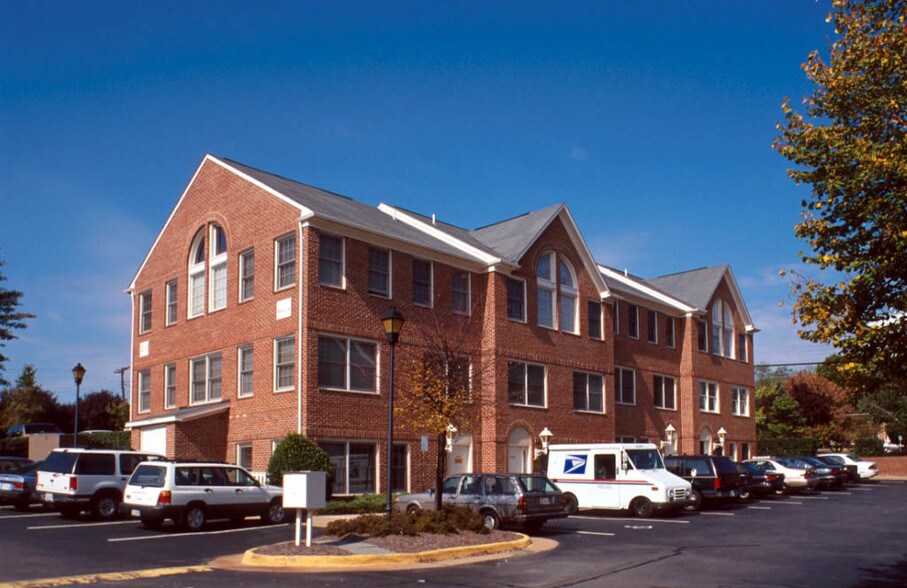 More Photos Of 9668-9683 Main St, Fairfax Medical For Lease