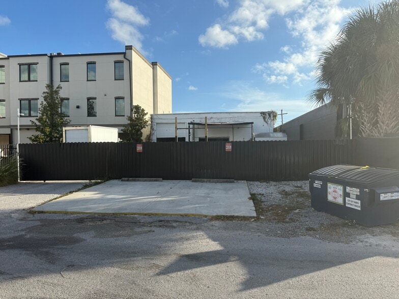 More Photos Of 1717 W Kennedy Blvd, Tampa Warehouse For Sale
