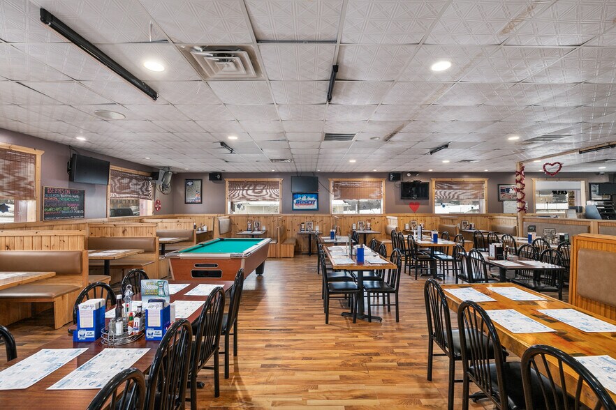 More Photos Of 135 N Bridge St, Belding Restaurant For Sale