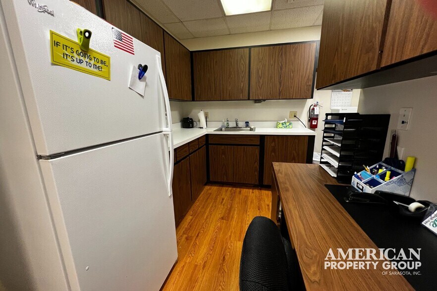 More Photos Of 101 San Marco Dr, Venice Medical For Sale