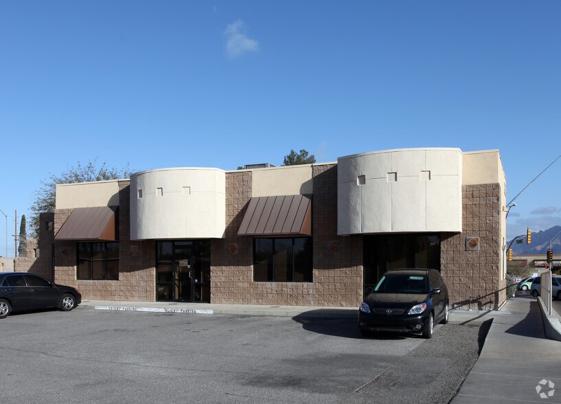 More Photos Of 2323 N Campbell Ave, Tucson Coworking Space