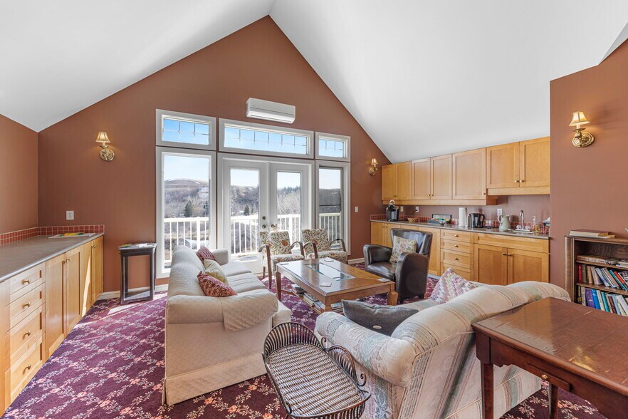 More Photos Of 111 Severn Av, Rosebud Hospitality For Sale