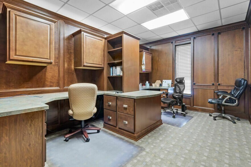 More Photos Of 3334 Founders Rd, Indianapolis Office For Sale