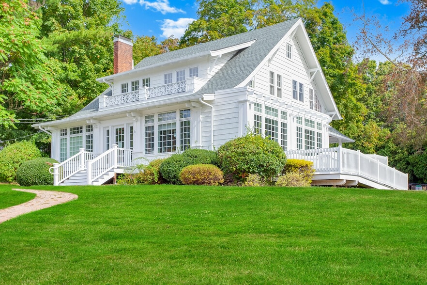 More Photos Of 71 Cedar St, Branford Office For Sale