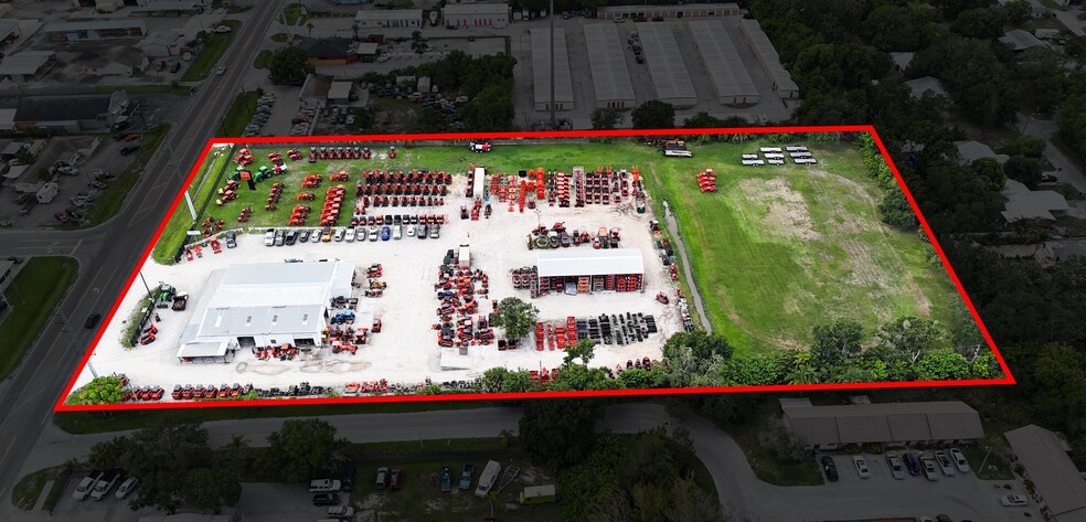 More Photos Of 5504 15th St E, Bradenton Distribution For Lease