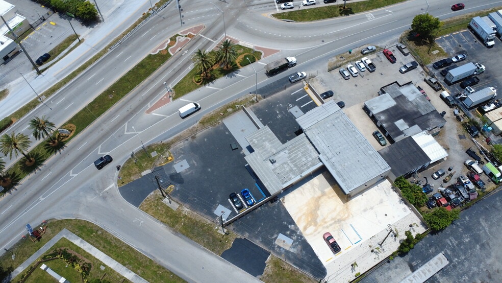 More Photos Of 17440 NW 2nd Ave, Miami Auto Repair For Sale