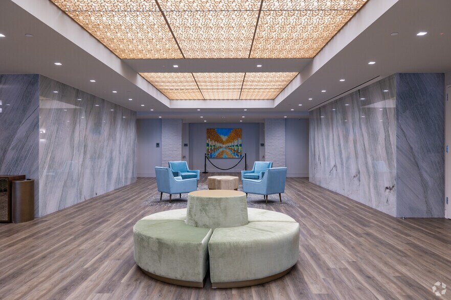 More Photos Of 9655 Katy Fwy, Houston Unknown For Lease