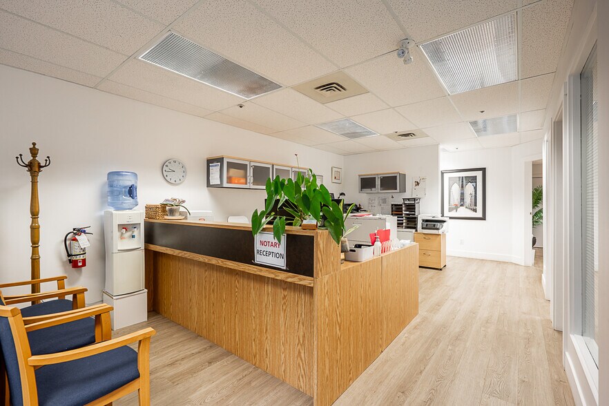 More Photos Of 2450-2472 Haywood Ave, West Vancouver Office For Sale
