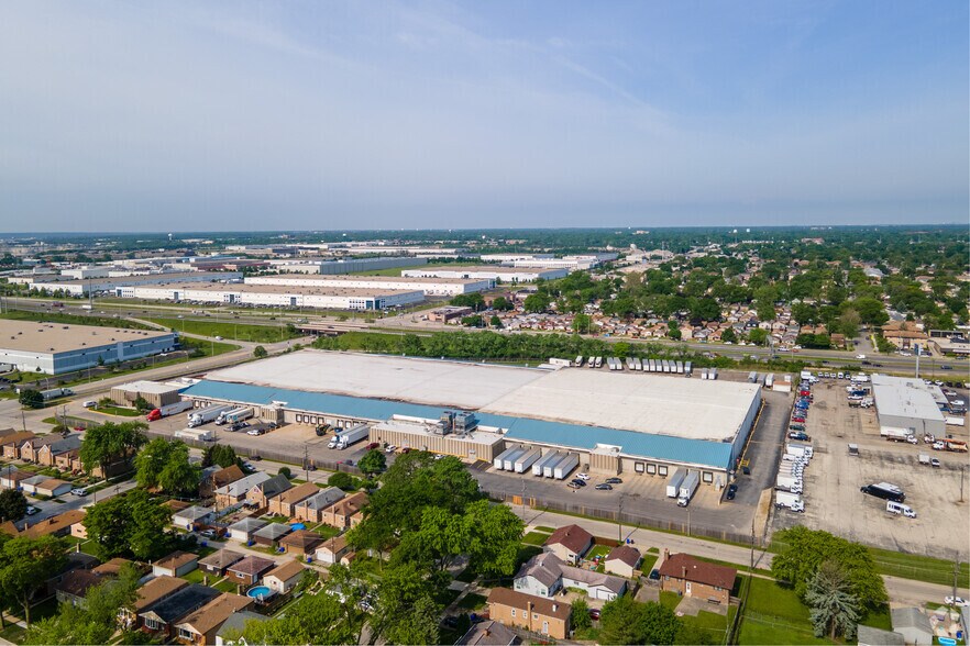 More Photos Of 8424 W 47th St, Lyons Refrigeration Cold Storage For Lease