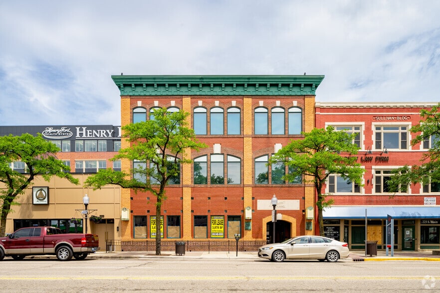 More Photos Of 219 S Main St, Royal Oak Office For Sale