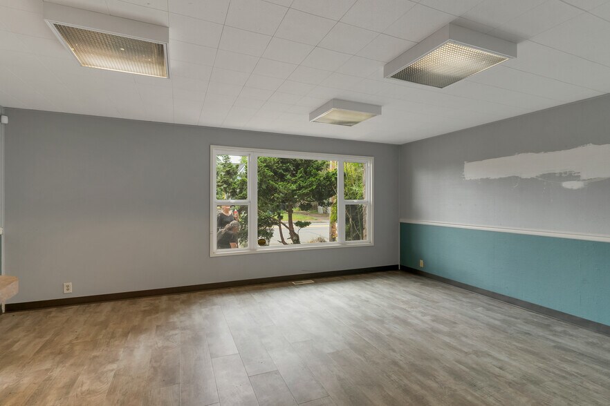 More Photos Of 151 W Washington St, Stayton Storefront Retail Office For Lease