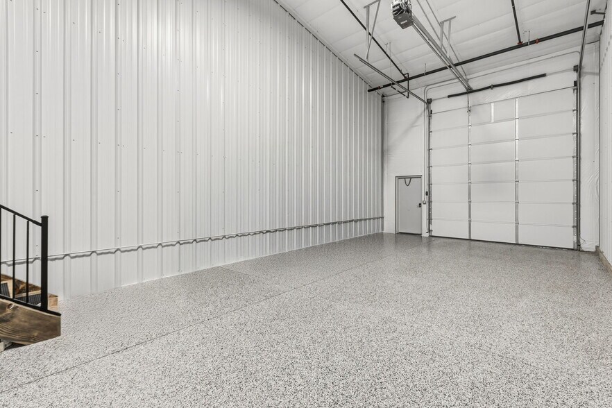 More Photos Of 360 Rancho Dr, Windsor Self Storage For Sale