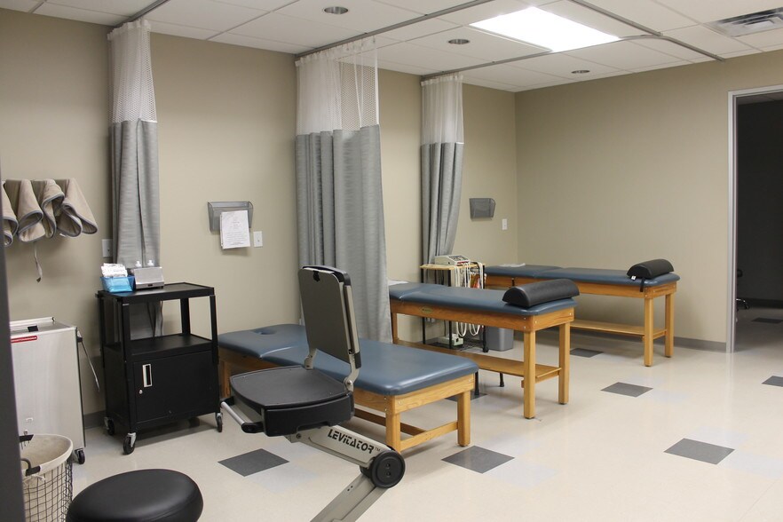 More Photos Of 10423 State Highway 151, San Antonio Medical For Lease
